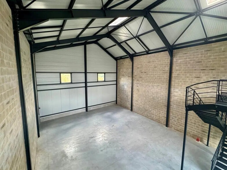 Local d’activités dans Groslay à louer - Photo intérieure – Image 2 sur 7