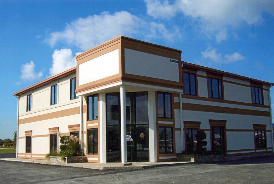 8080 E 109th Ave, Crown Point, IN à louer - Photo de l’immeuble – Image 2 sur 16