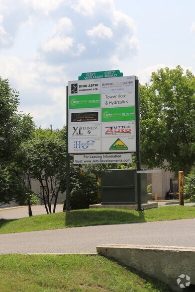 667 Welham Rd, Barrie, ON à louer - Photo de l’immeuble – Image 3 sur 3