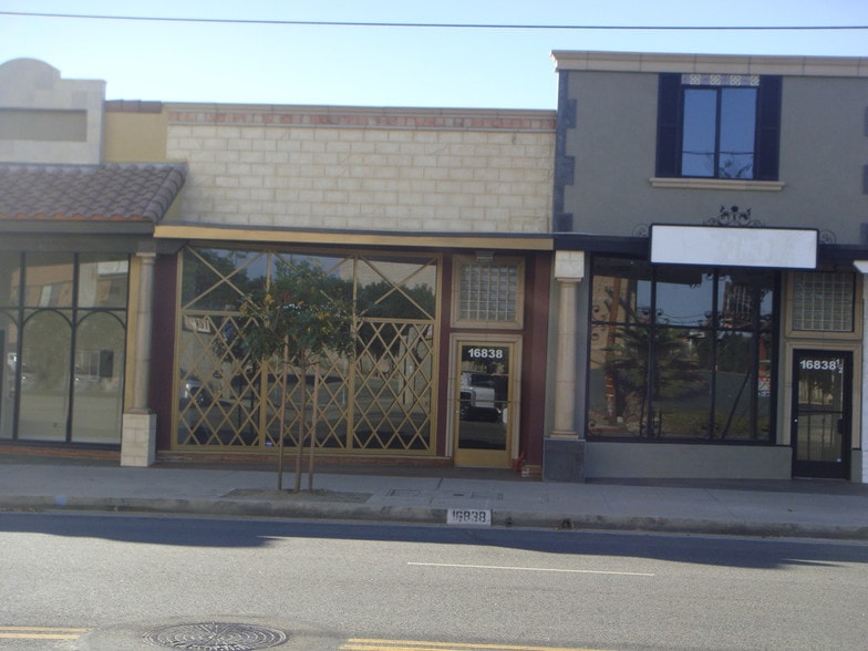 16830-16848 Saticoy St, Van Nuys, CA à louer - Photo principale – Image 1 sur 8