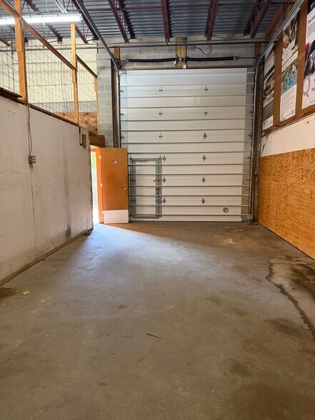 1808 Karakung Dr, Ardmore, PA à vendre - Photo intérieure – Image 3 sur 6