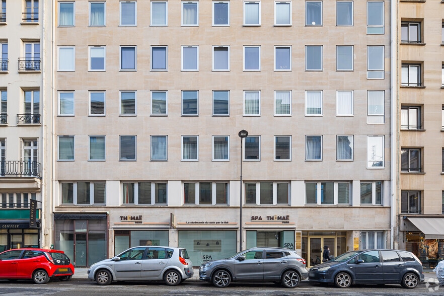 20 Rue Croix Des Petits Champs, Paris à vendre - Photo de l’immeuble – Image 3 sur 11