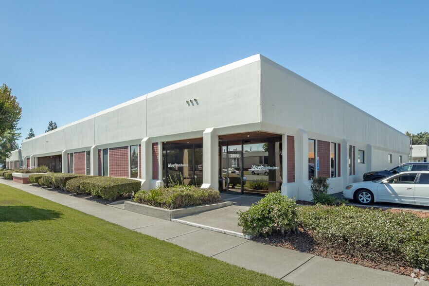 2644 Del Monte St, West Sacramento, CA à louer - Photo de l’immeuble – Image 3 sur 5