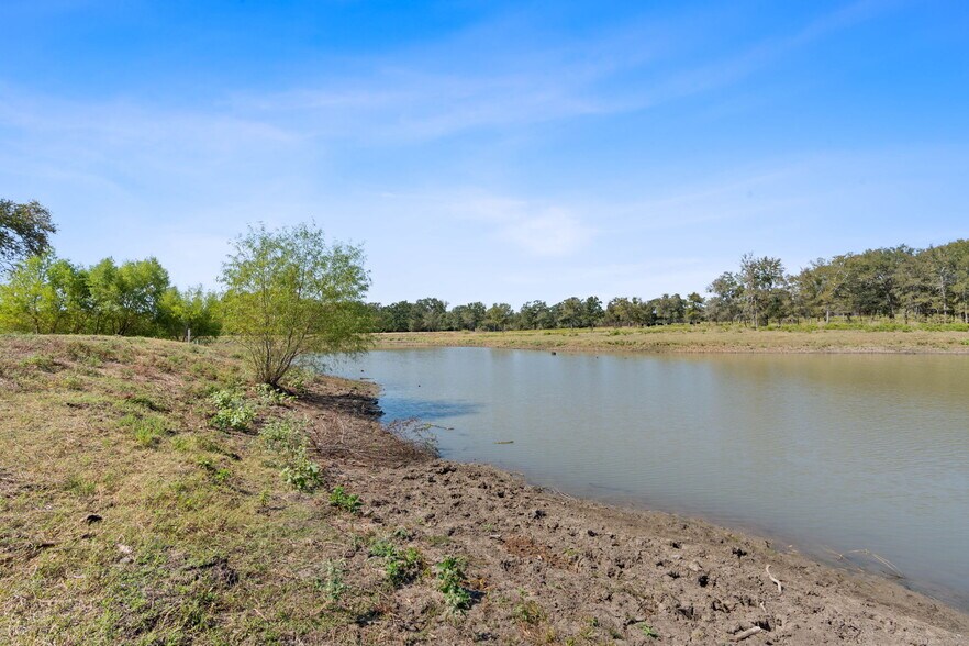 5501 Old Colony Line Rd, Lockhart, TX à vendre - Photo de l’immeuble – Image 3 sur 43