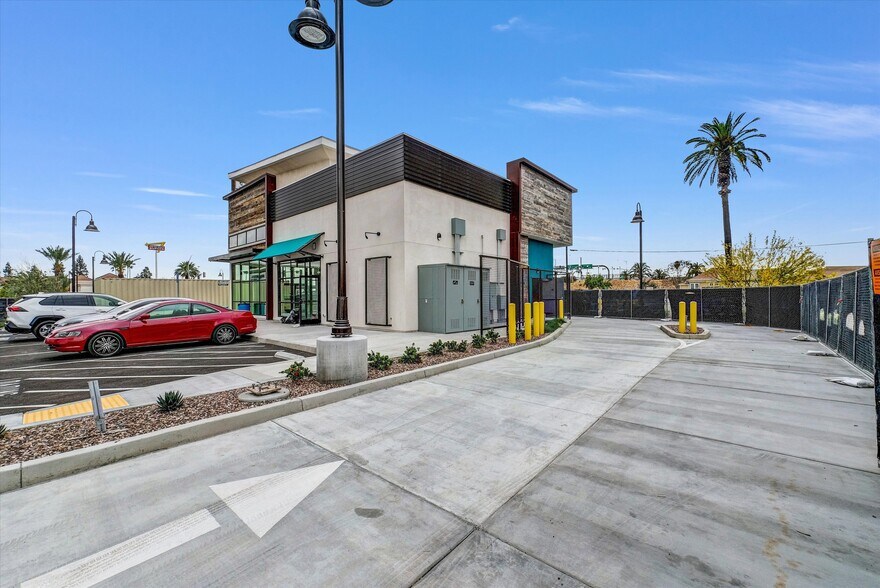 539 N H St, San Bernardino, CA à vendre - Photo de l’immeuble – Image 3 sur 14