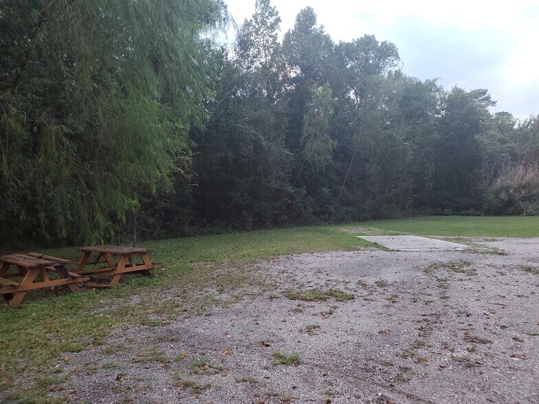 18810 Johnson Rd, Conroe, TX à vendre - Photo intérieure – Image 1 sur 4