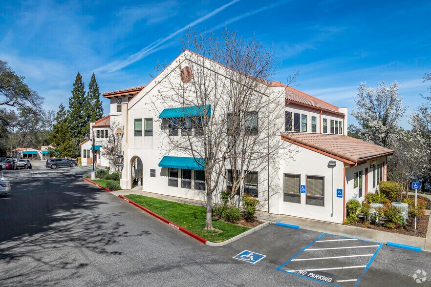 500 Auburn Folsom Rd, Auburn, CA à louer - Photo principale – Image 1 sur 6