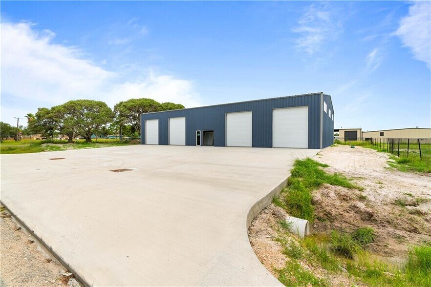 114 W 1st St, Rockport, TX à vendre - Photo de l’immeuble – Image 3 sur 10