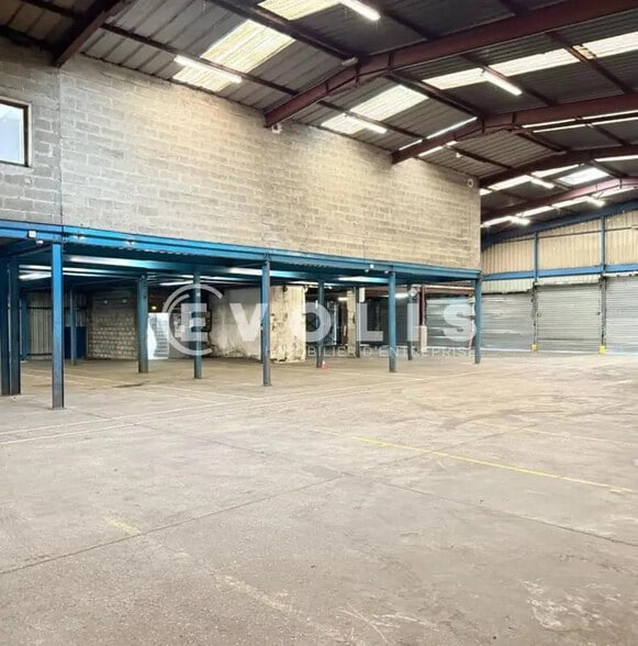 11 Avenue Descartes, Morangis à louer - Photo de l’immeuble – Image 3 sur 13