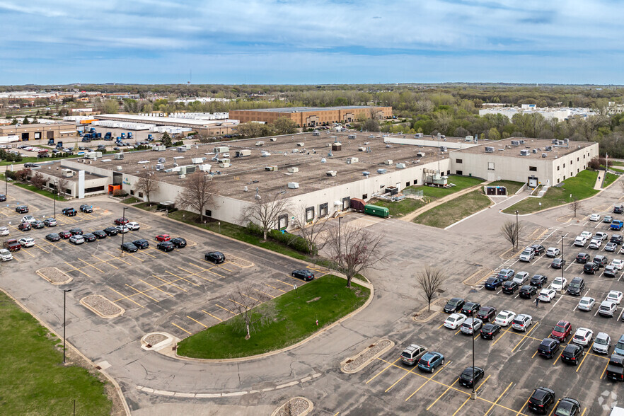 8840-8880 Evergreen Blvd NW, Coon Rapids, MN à louer - Aérien – Image 2 sur 8
