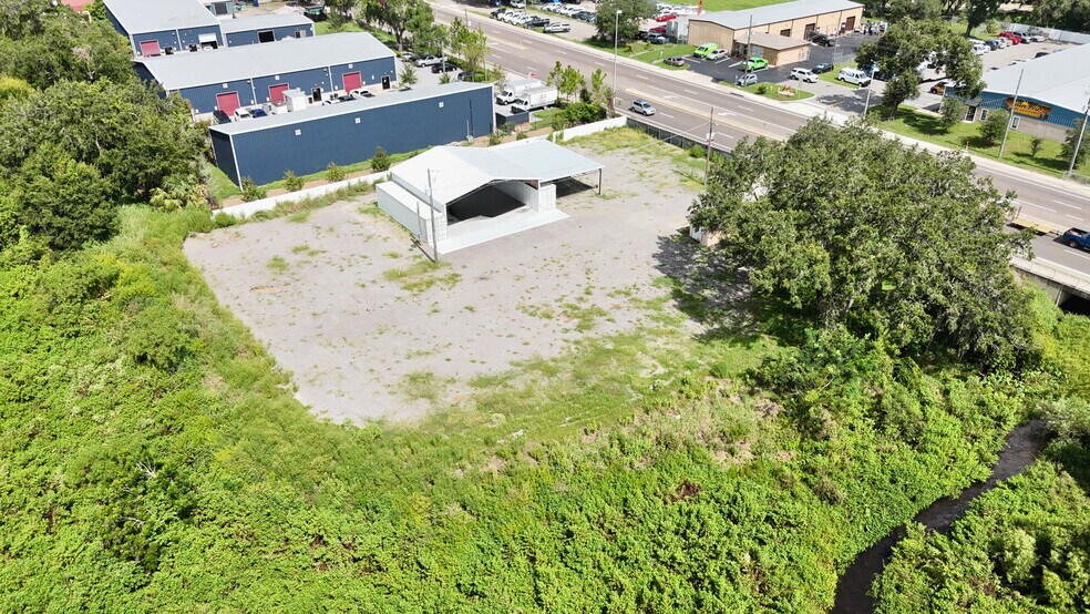7305 Causeway Blvd, Tampa, FL à louer - Photo de l’immeuble – Image 1 sur 6