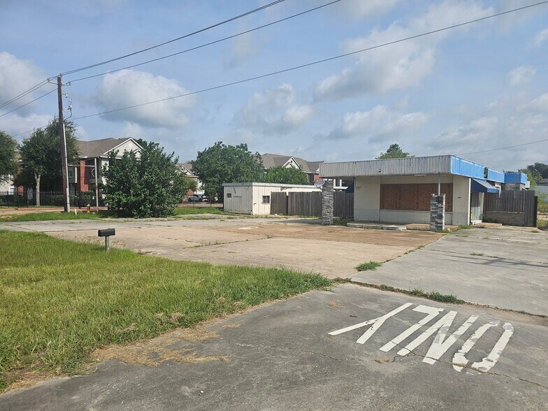 9901 W Fairmont Pky, La Porte, TX à vendre - Photo de l’immeuble – Image 2 sur 9