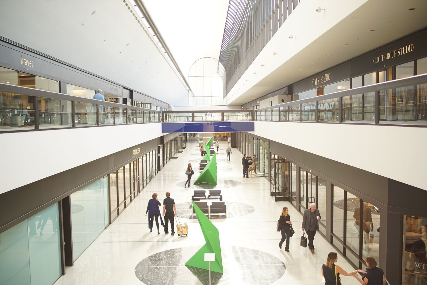 8687 Melrose Ave, West Hollywood, CA à louer Photo intérieure– Image 1 sur 4