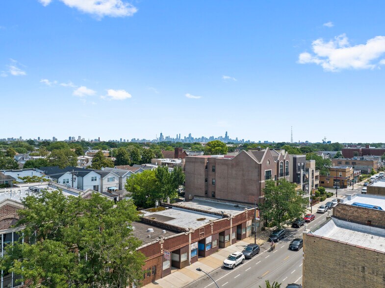3825 N Kedzie Ave, Chicago, IL à vendre - Photo de l’immeuble – Image 3 sur 6