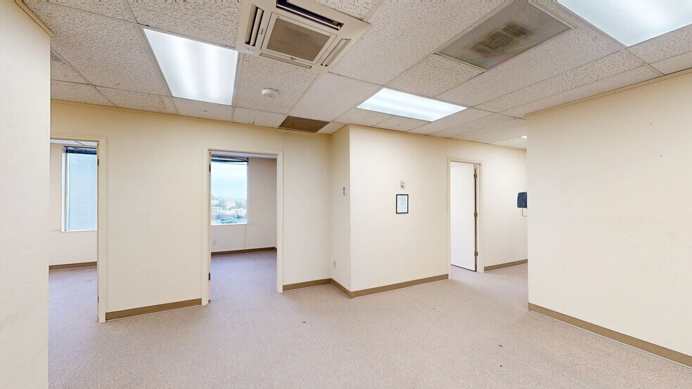 6070 Gateway Blvd E, El Paso, TX à louer - Numérisation 3D Matterport – Image 3 sur 25