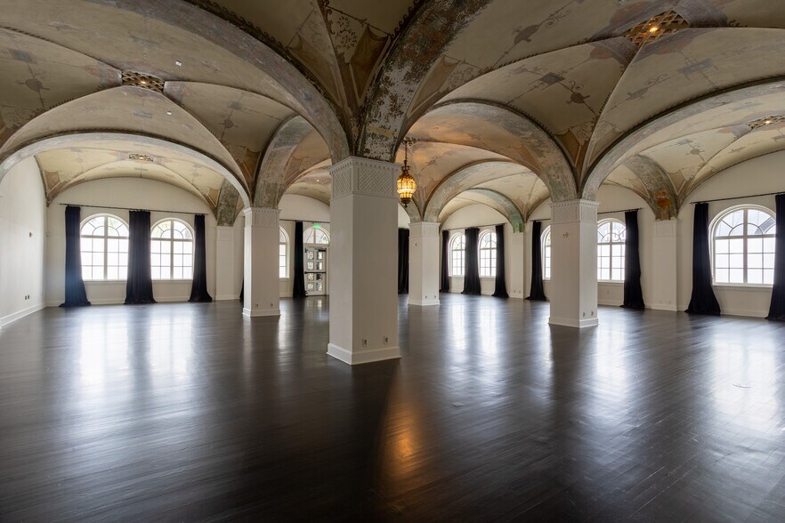 6525 W Sunset Blvd, Los Angeles, CA à louer - Numérisation 3D Matterport – Image 2 sur 23