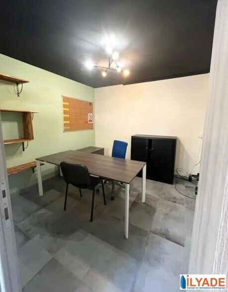 Bureau dans Le Tholonet à louer - Photo de l’immeuble – Image 2 sur 6
