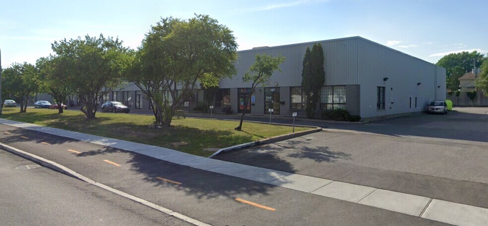 167-189 Ave Labrosse, Dollard-des-Ormeaux, QC à louer - Photo de l’immeuble – Image 1 sur 2