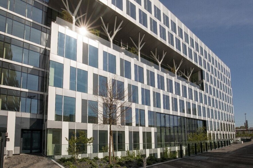 7 Rue Pablo Néruda, Levallois-Perret à louer - Photo de l’immeuble – Image 1 sur 9