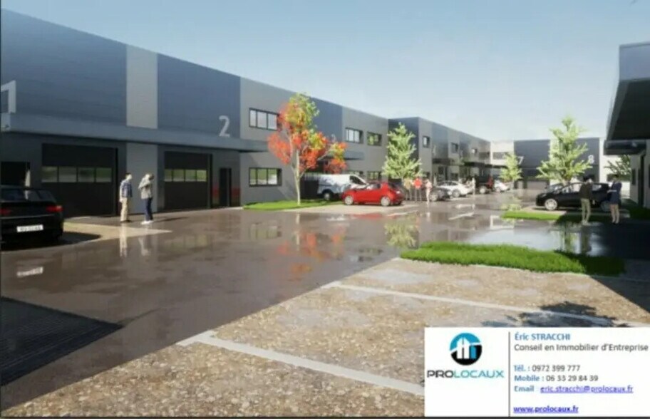 Local d’activités dans Les Abrets en Dauphiné à louer - Photo de l’immeuble – Image 3 sur 11