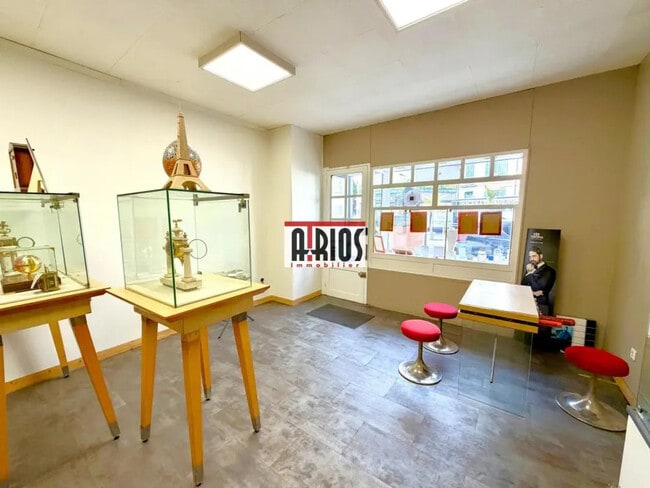 Plus de détails pour Local commercial à louer