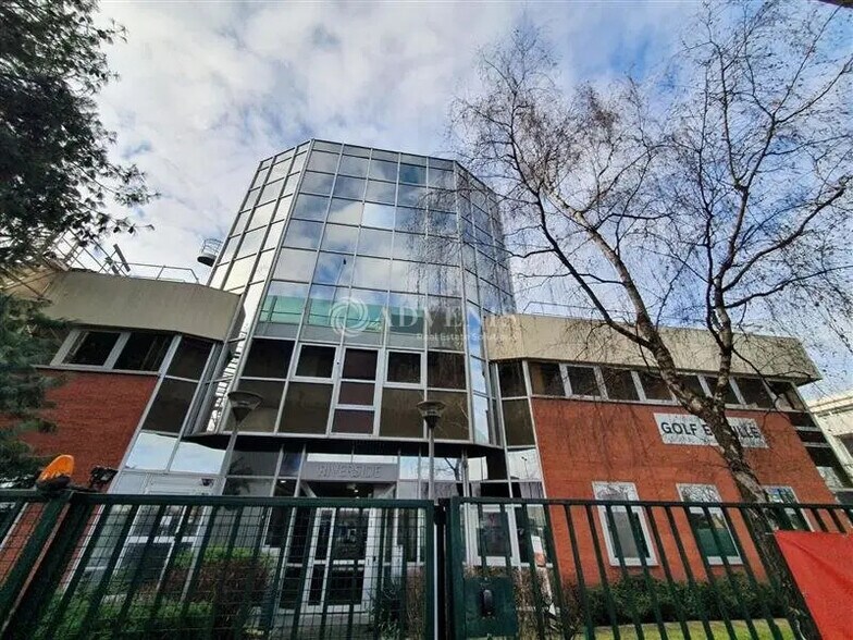 Bureau dans Saint-Cloud à vendre - Photo de l’immeuble – Image 1 sur 9