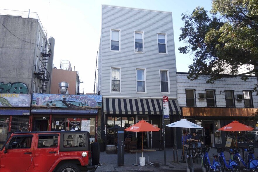 347 Graham Ave, Brooklyn, NY à vendre - Photo de l’immeuble – Image 1 sur 9