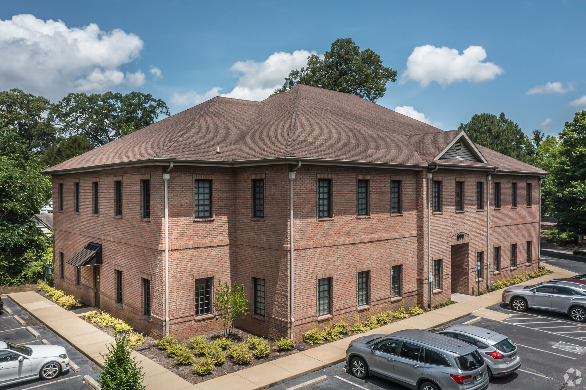 699 Oakleaf Office Ln, Memphis, TN à louer Photo principale– Image 1 sur 5