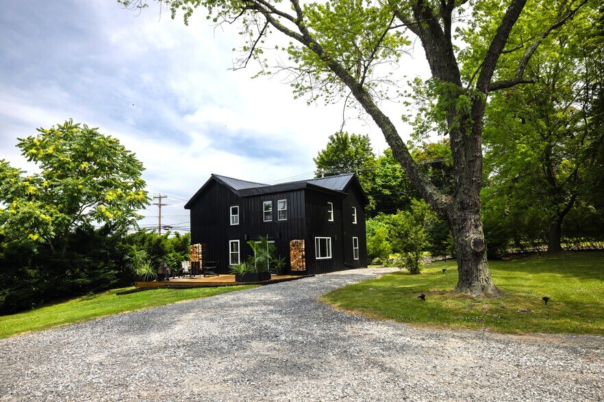 5628 S 3rd St, Hudson, NY à vendre - Photo de l’immeuble – Image 3 sur 10
