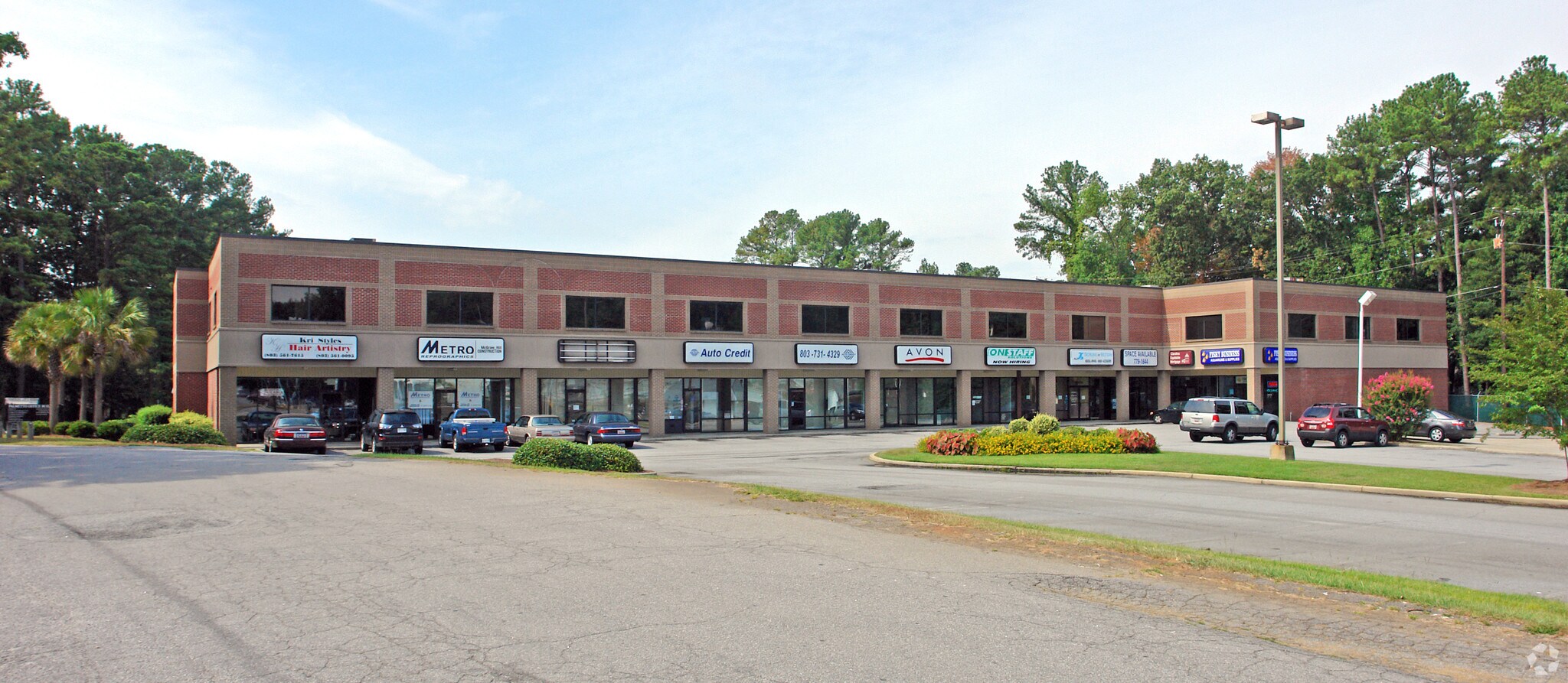 652 Bush River Rd, Columbia, SC à louer Photo principale– Image 1 sur 5