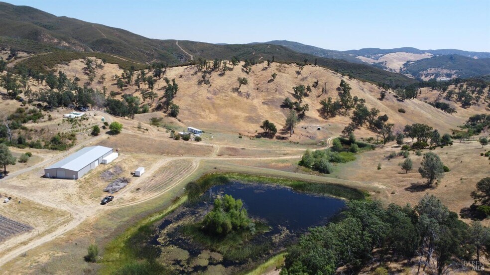 21506 Morgan Valley Rd, Lower Lake, CA à vendre - Photo de l’immeuble – Image 3 sur 6