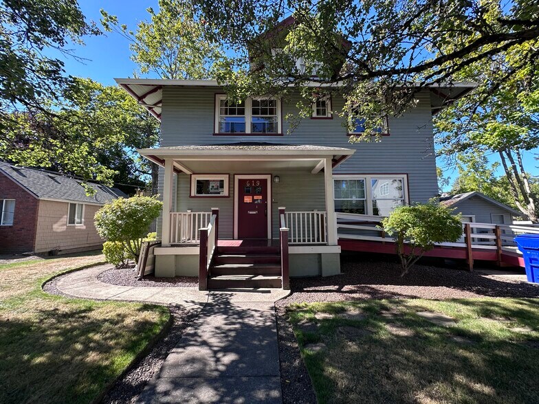 619 NE Roberts Ave, Gresham, OR à louer - Photo de l’immeuble – Image 2 sur 20