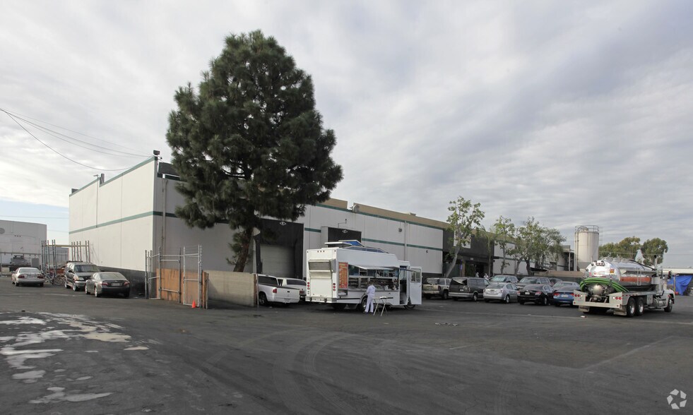 3144 W Adams St, Santa Ana, CA à louer - Photo principale – Image 1 sur 13