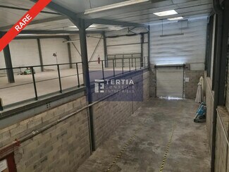 Plus de détails pour Local d'activités à louer