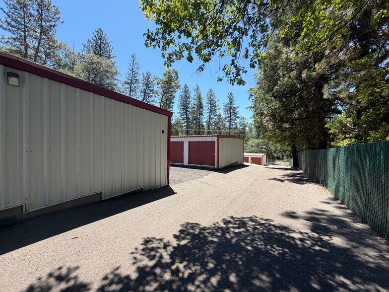 14426 Skyway, Magalia, CA à vendre - Photo de l’immeuble – Image 3 sur 3