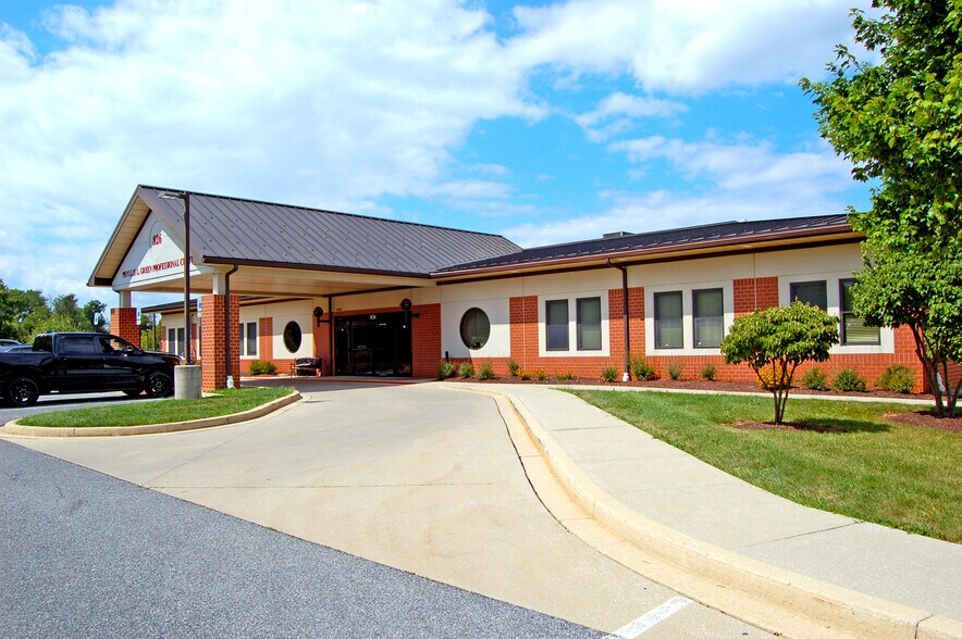 826 Washington Rd, Westminster, MD à louer - Photo de l’immeuble – Image 2 sur 5
