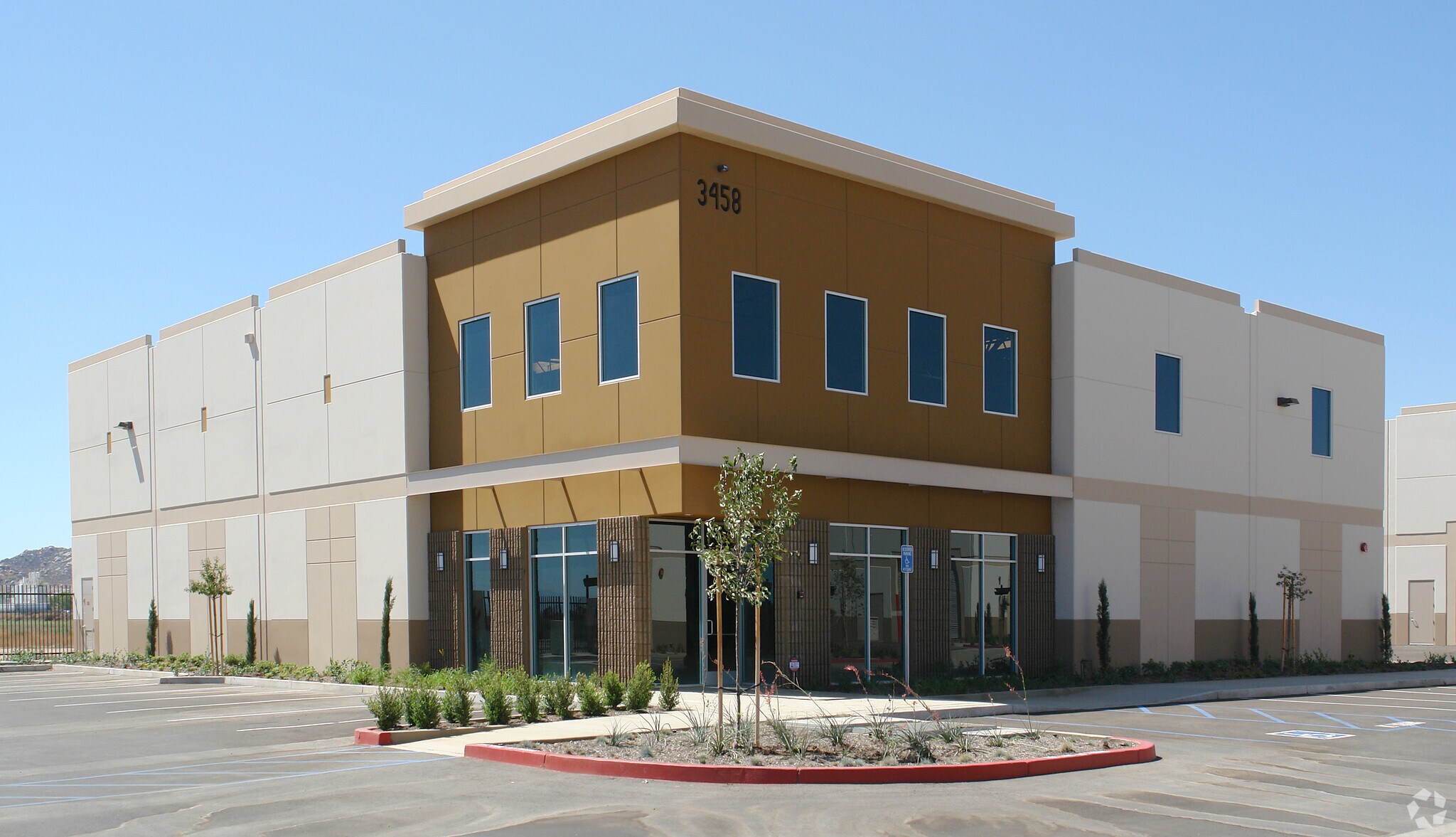 3458 Webster Ave, Perris, CA à louer Photo de l’immeuble– Image 1 sur 9