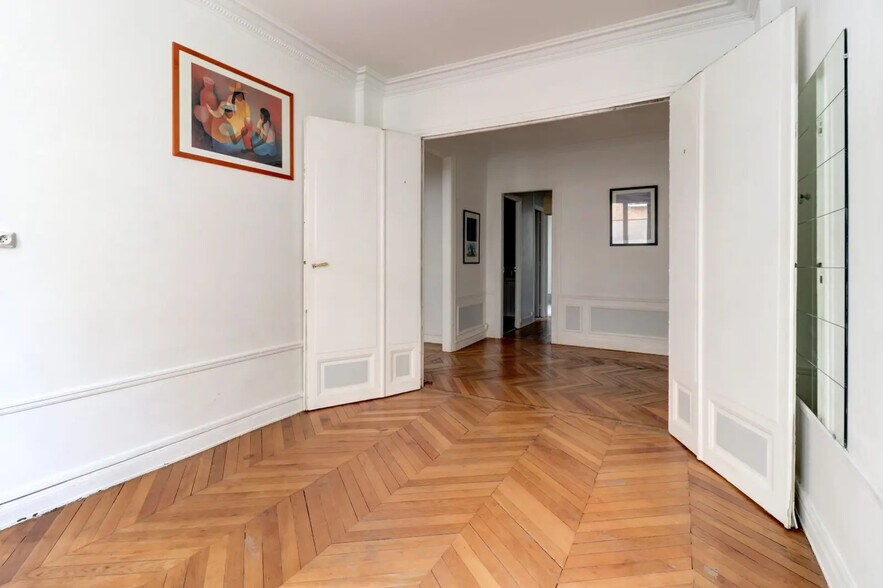 Bureau dans Issy-les-Moulineaux à vendre - Photo de l’immeuble – Image 2 sur 9