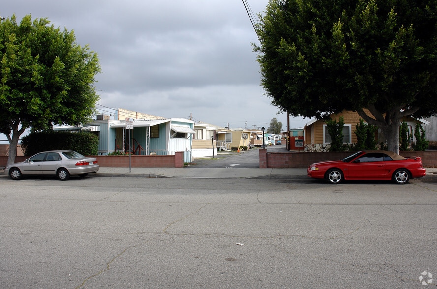 L&J / GRANDVIEW MHP portefeuille de 2 biens à vendre sur LoopNet.fr - Photo principale – Image 1 sur 39