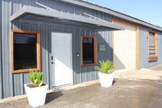 Plus de détails pour 98 Avenue A, Conroe, TX - Bureau/Local commercial à louer