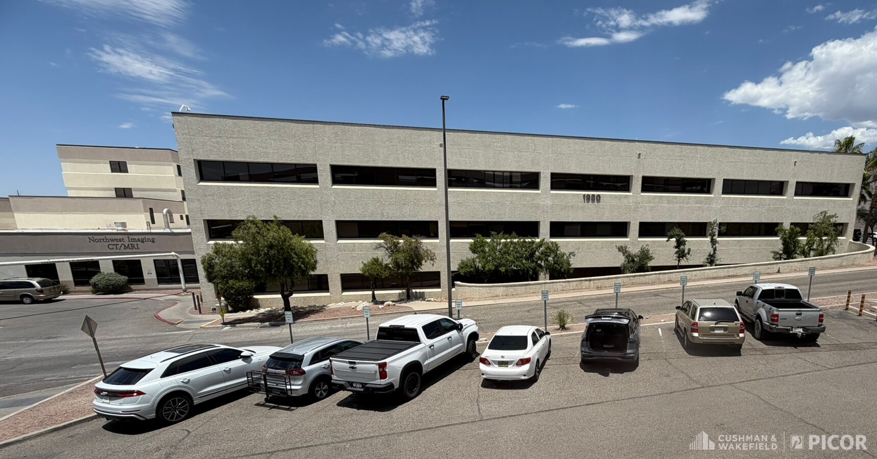 1980 W Hospital Dr, Tucson, AZ 85704 - Lot 204 - - Photo intérieure - Image 1 of 9