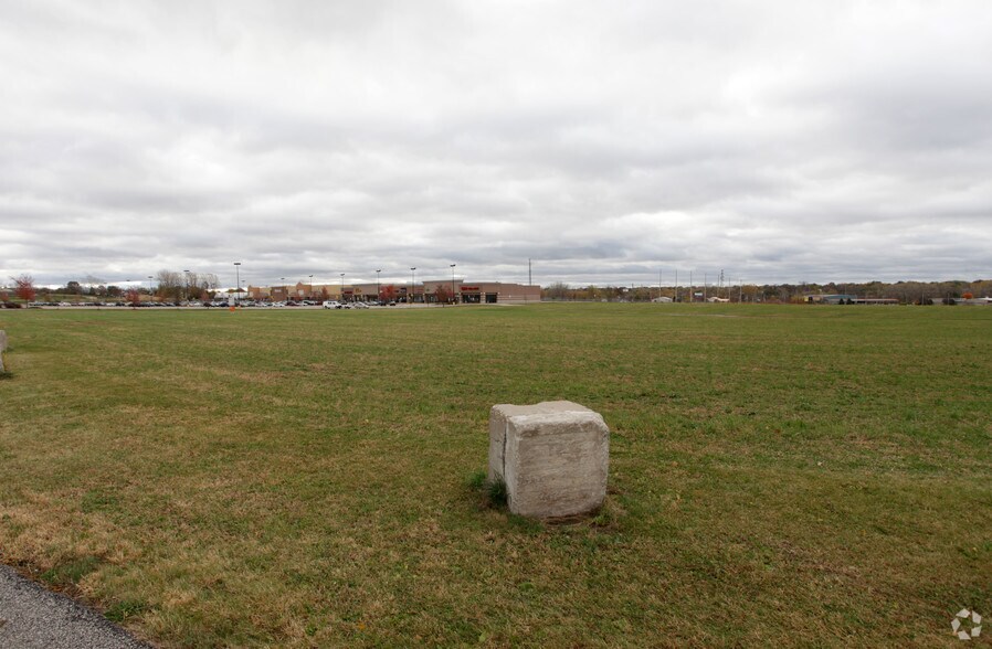 3301 W Kimberly Rd, Davenport, IA à louer - Photo de l’immeuble – Image 2 sur 2