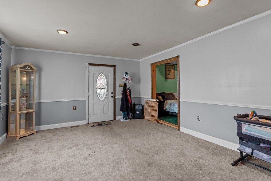 670 Lincoln Hwy, Fairless Hills, PA à vendre - Photo de l’immeuble – Image 2 sur 4