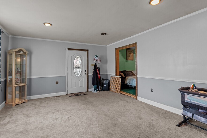 670 Lincoln Hwy, Fairless Hills, PA à vendre - Photo de l’immeuble – Image 3 sur 4