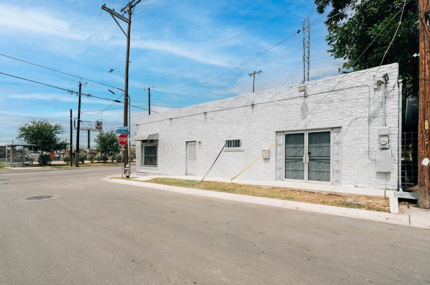 1020 Roosevelt Ave, San Antonio, TX à vendre - Photo de l’immeuble – Image 3 sur 25