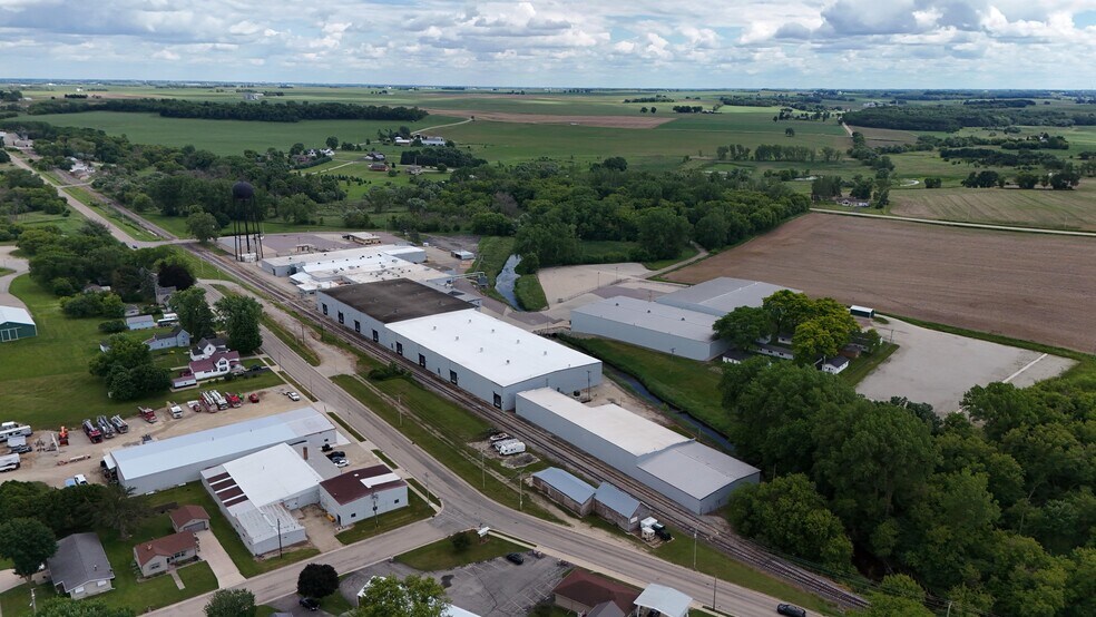 680 E John St, Markesan, WI à louer - Photo de l’immeuble – Image 3 sur 11