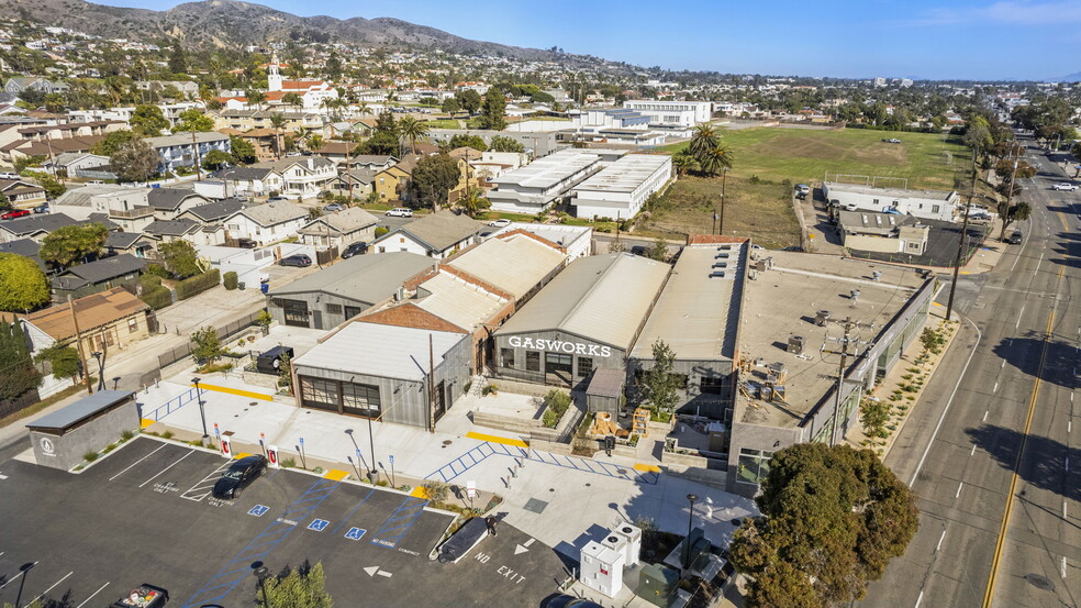1133-1199 E Thompson Blvd, Ventura, CA à louer - Photo de l’immeuble – Image 3 sur 12