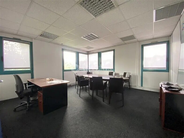 Bureau dans Arcueil à louer - Photo de l’immeuble – Image 3 sur 7