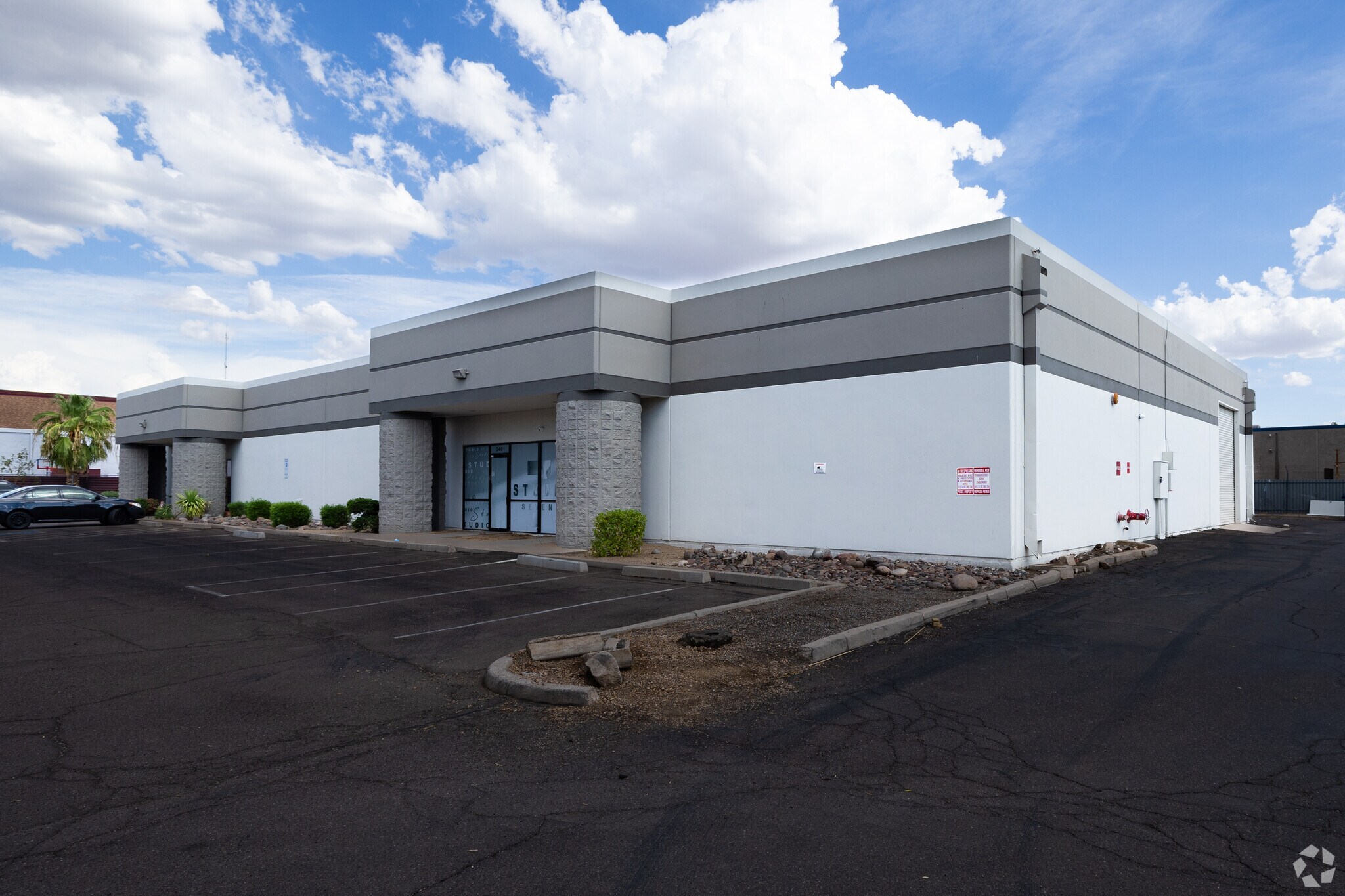 3345-3401 W Flower St, Phoenix, AZ à louer Photo principale– Image 1 sur 15