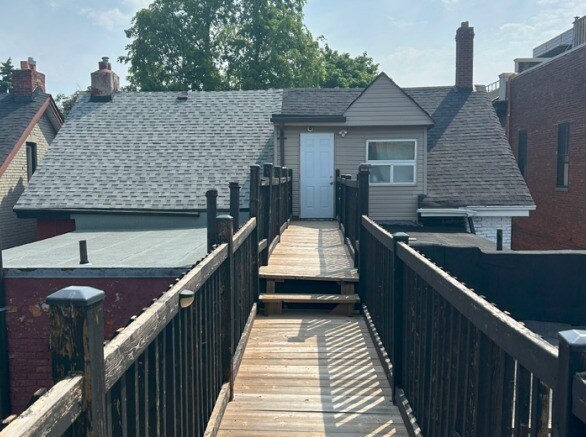 400 Euclid Ave, Toronto, ON à vendre - Photo de l’immeuble – Image 2 sur 8